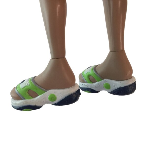 Vintage MGA Bratz Boyz Dylan Doll Blue Shirt Khaki Shorts Sandals Shoes 2001 - Picture 6 of 6